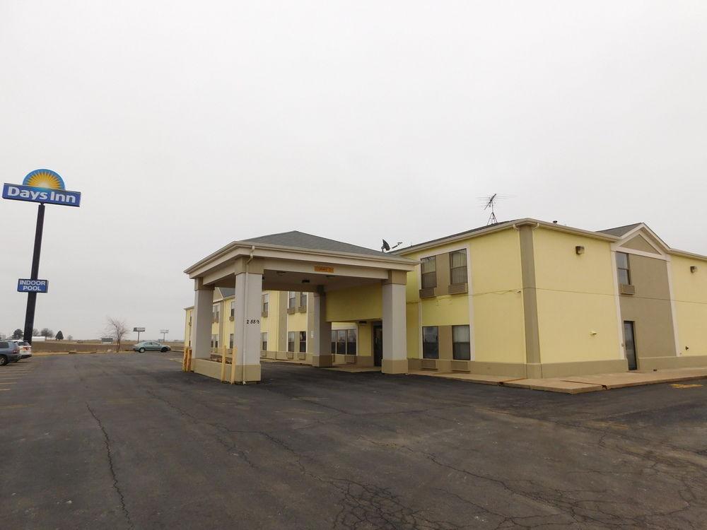 Days Inn By Wyndham Walcott Davenport Εξωτερικό φωτογραφία