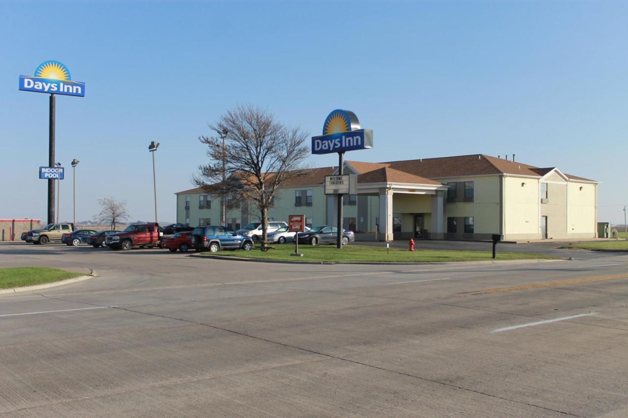 Days Inn By Wyndham Walcott Davenport Εξωτερικό φωτογραφία